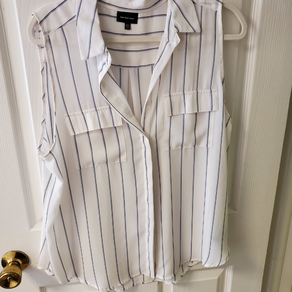 Sleeveless button down shirt